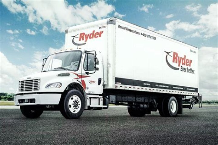 How much does it cost to lease a Ryder box truck?