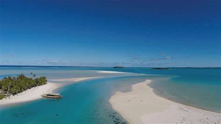Who found Aitutaki?