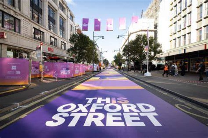 Who owns the buildings on Oxford Street?